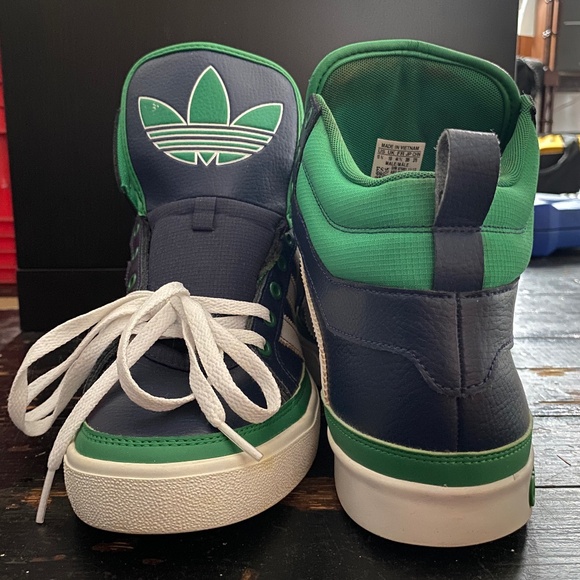 ADIDAS (80s Brooklyn Style Vintage) - Picture 3 of 9